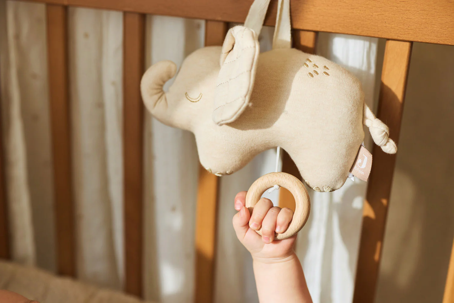 Jollein Glazbena Igračka Na Povlačenje - Elephant Tales