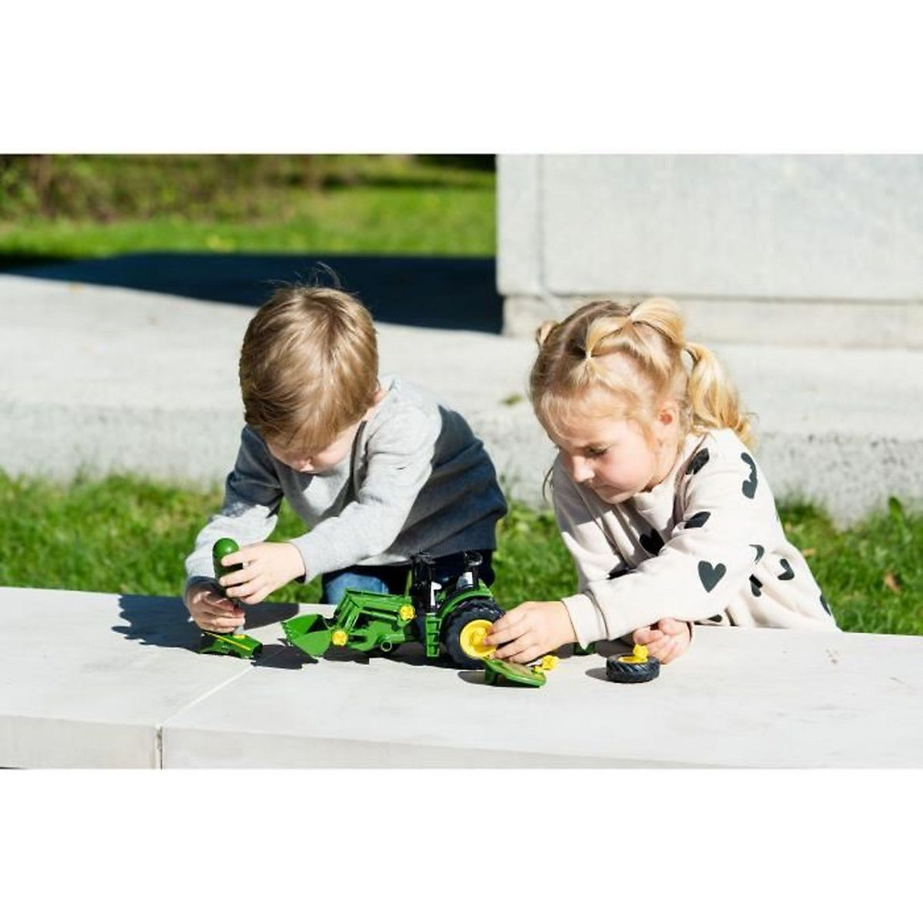 John Deere Traktor S Prednjim Utovarivačem I Težinom 1:24 3977