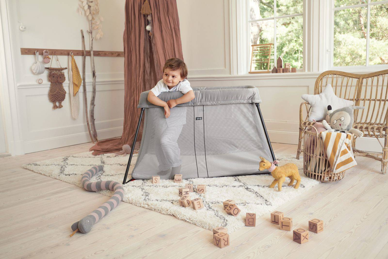 Bababybjörn Prijesnosni Krevetić + Navlaka Silver 640002