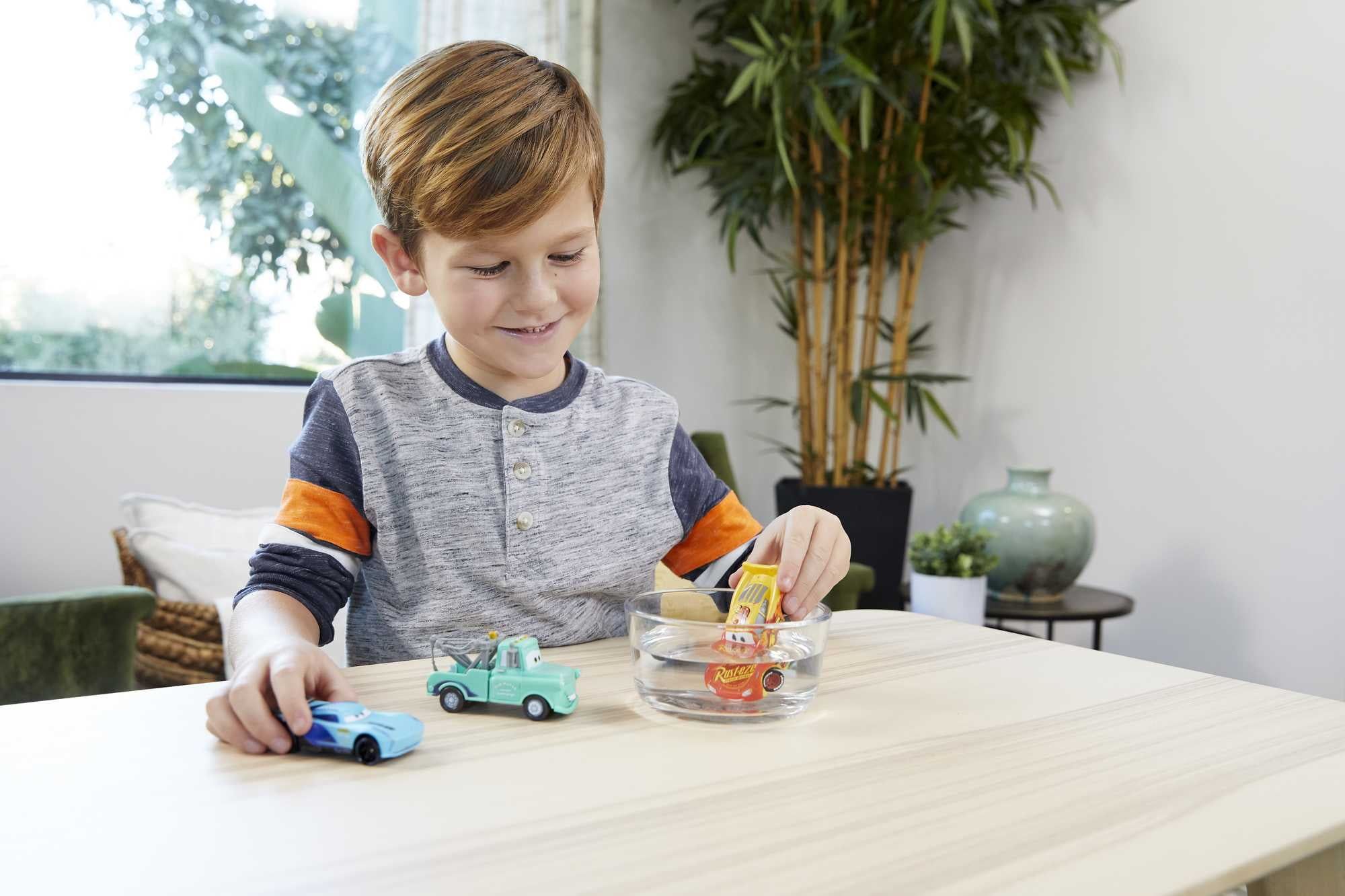 Autić Disney Pixar Cars s promjenom boje 109898