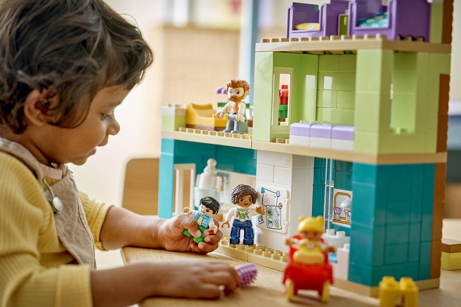 Lego Moderna Kuća S Figurama 3u1 10470