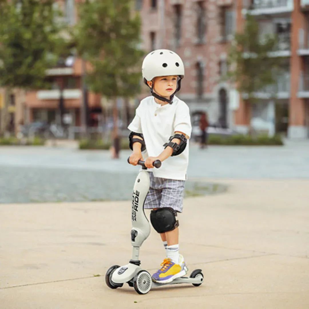 Scoot & Ride Štitnici S Black/ash 6916-00174