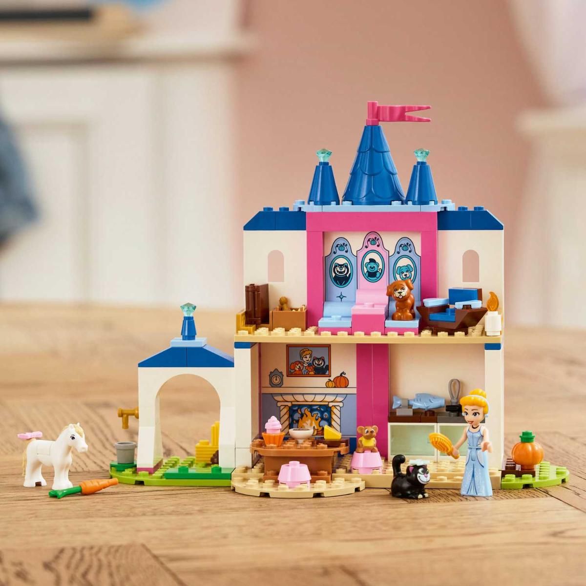 Lego Pepeljuga U Dvorcu Sa Životinjama 43283