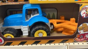 Outlet: Dječija igračka traktor s plugom